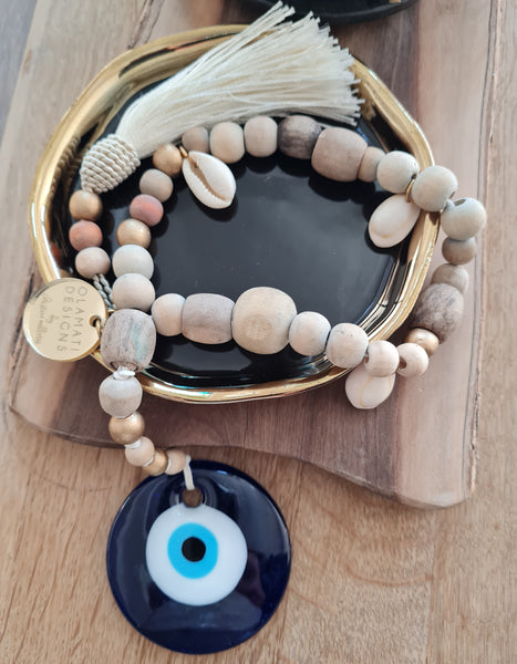 Mati wall hanging with shells