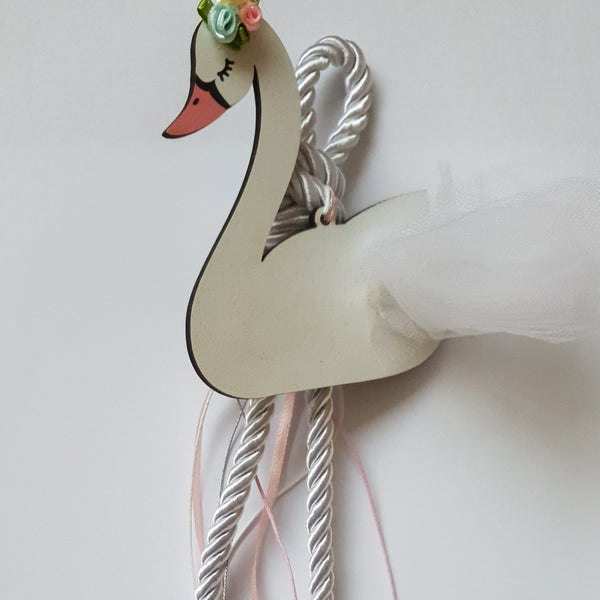 Swan gouri with personalized letter
